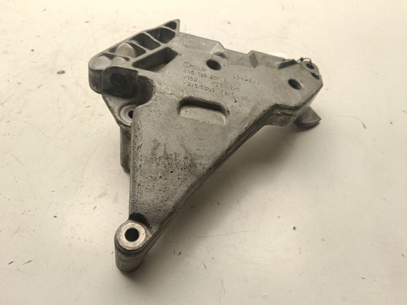 Recambio de soporte motor derecho inferior para seat leon (1p1) 1.6 referencia OEM IAM 03G199207E  