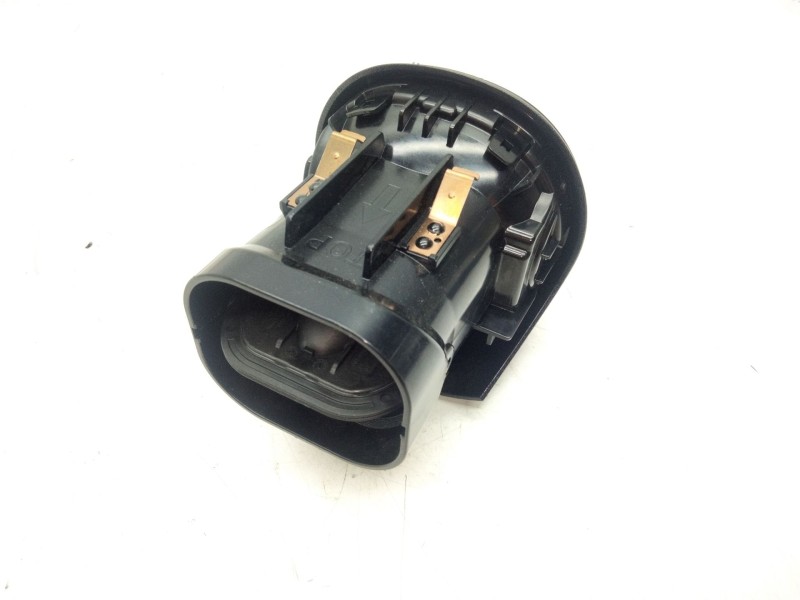 Recambio de aireador central para mercedes-benz clase c all-terrain (s206) c 220 d 4-matic (206.214) referencia OEM IAM A2068304