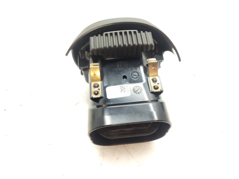 Recambio de aireador derecho para mercedes-benz clase c all-terrain (s206) c 220 d 4-matic (206.214) referencia OEM IAM A2068303