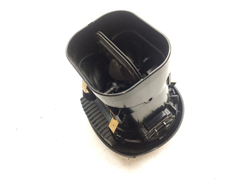 Recambio de aireador derecho para mercedes-benz clase c all-terrain (s206) c 220 d 4-matic (206.214) referencia OEM IAM A2068303