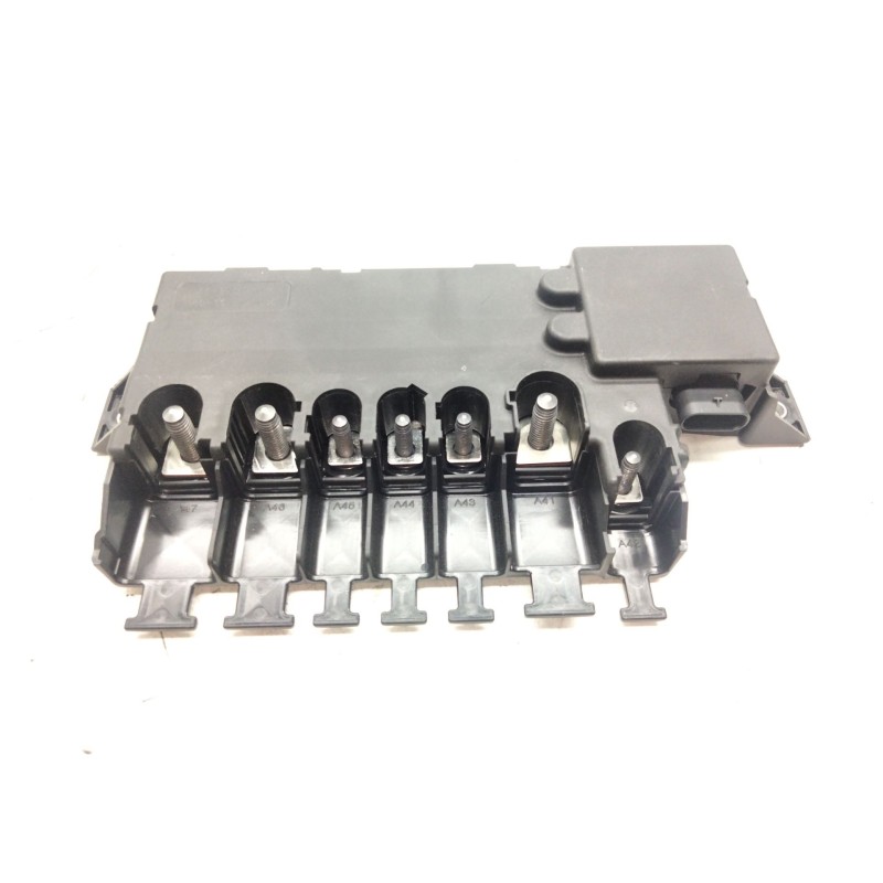 Recambio de caja fusibles para mercedes-benz clase c all-terrain (s206) c 220 d 4-matic (206.214) referencia OEM IAM A2235403115