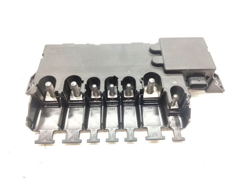 Recambio de caja fusibles para mercedes-benz clase c all-terrain (s206) c 220 d 4-matic (206.214) referencia OEM IAM A2235403115