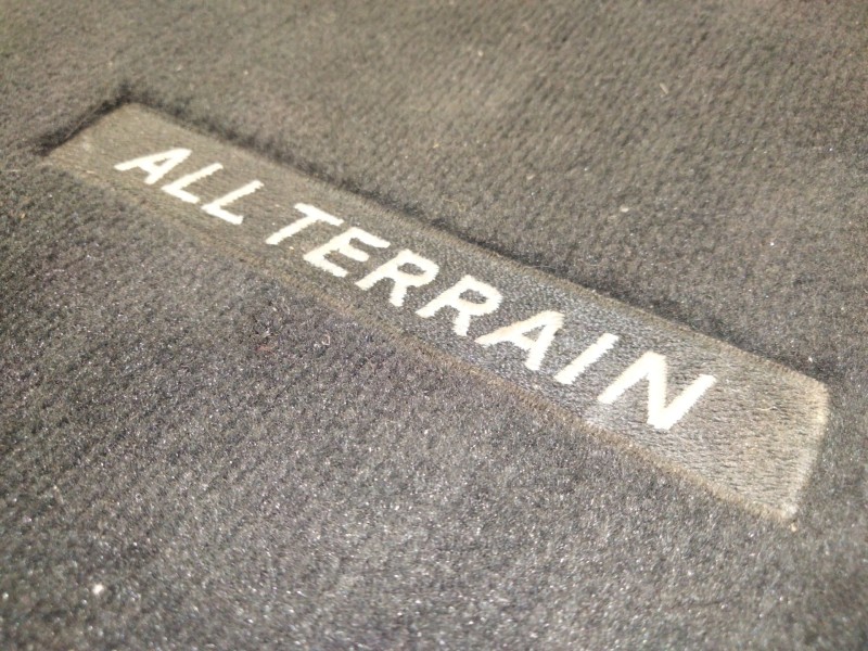 Recambio de alfombra para mercedes-benz clase c all-terrain (s206) c 220 d 4-matic (206.214) referencia OEM IAM A20668010029  