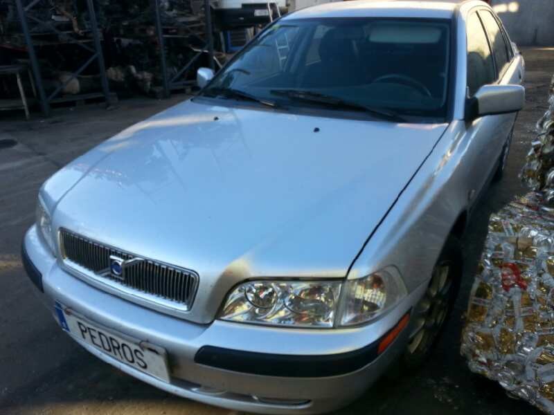 volvo s40 berlina del año 2002