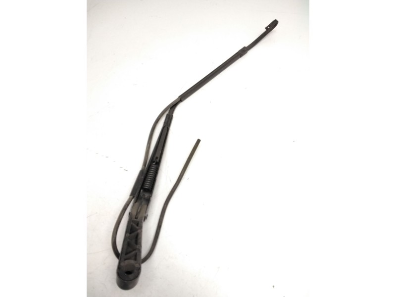 Recambio de brazo limpia delantero derecho para iveco eurocargo 150 e 18 referencia OEM IAM   