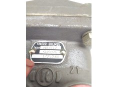 Recambio de valvula aire para iveco eurocargo 150 e 18 referencia OEM IAM MB4477 945226 VALVULA FRENO PIE 2