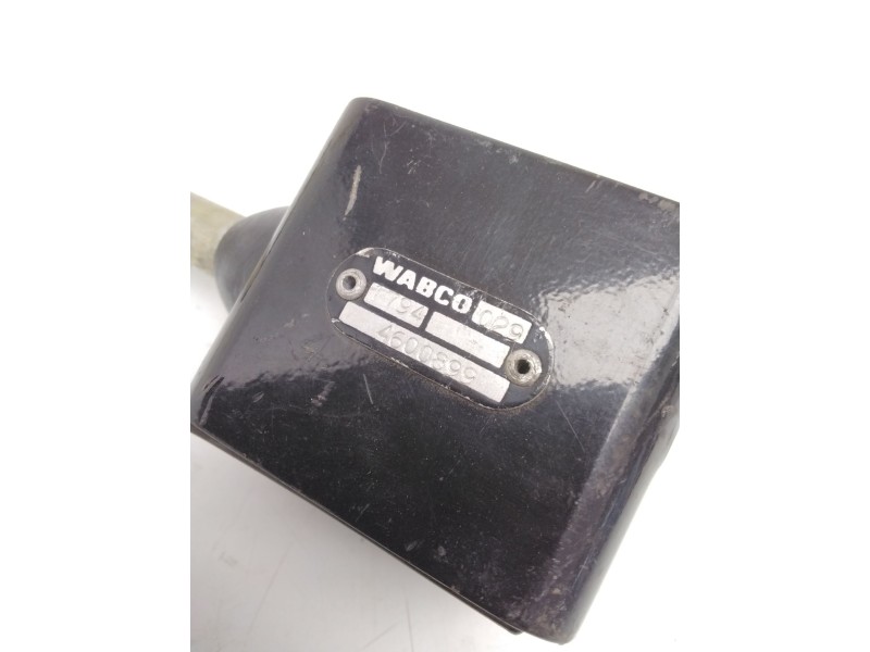 Recambio de compensador de frenada para iveco eurocargo 150 e 18 referencia OEM IAM 4600899  WABCO