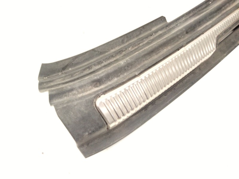 Recambio de guarnecido porton para citroën ds 7 ds 7 crossback buehdi referencia OEM IAM 98210897  