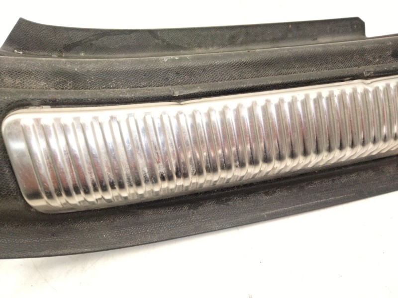 Recambio de guarnecido porton para citroën ds 7 ds 7 crossback buehdi referencia OEM IAM 98210897  