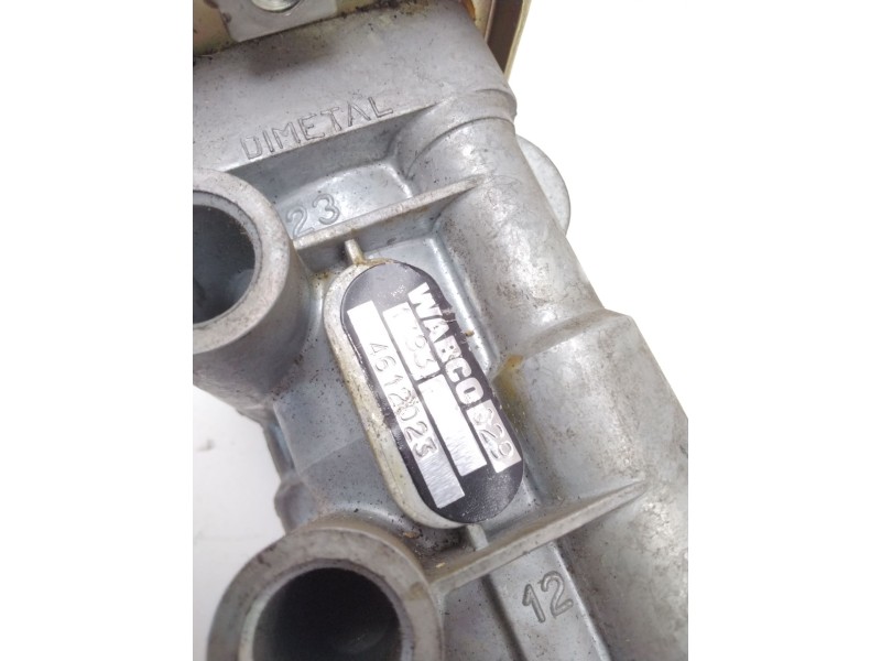 Recambio de valvula aire para scania 4 - series 94 g/220 referencia OEM IAM 4612023  VALVULA FRENO ESTACIONAMIENTO