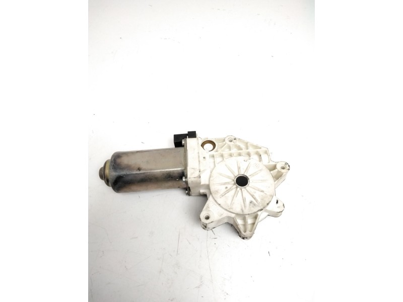 Recambio de motor elevalunas delantero derecho para nissan terrano ii (r20) 2.7 td 4wd referencia OEM IAM 807308F325  