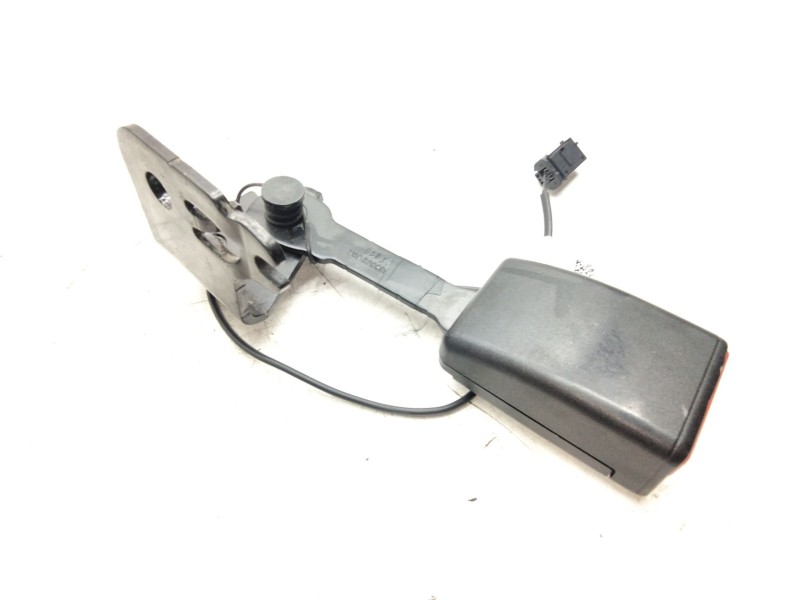 Recambio de enganche cinturon trasero izquierdo para citroën ds 7 ds 7 crossback buehdi referencia OEM IAM 858692  