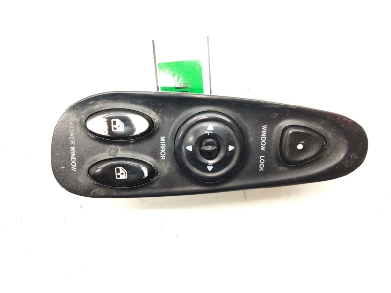 Recambio de mando elevalunas delantero izquierdo para hyundai coupe i (rd) 1.6 i 16v referencia OEM IAM B80528K  