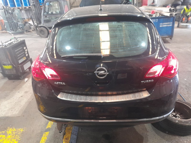 opel astra j (p10) del año 2015