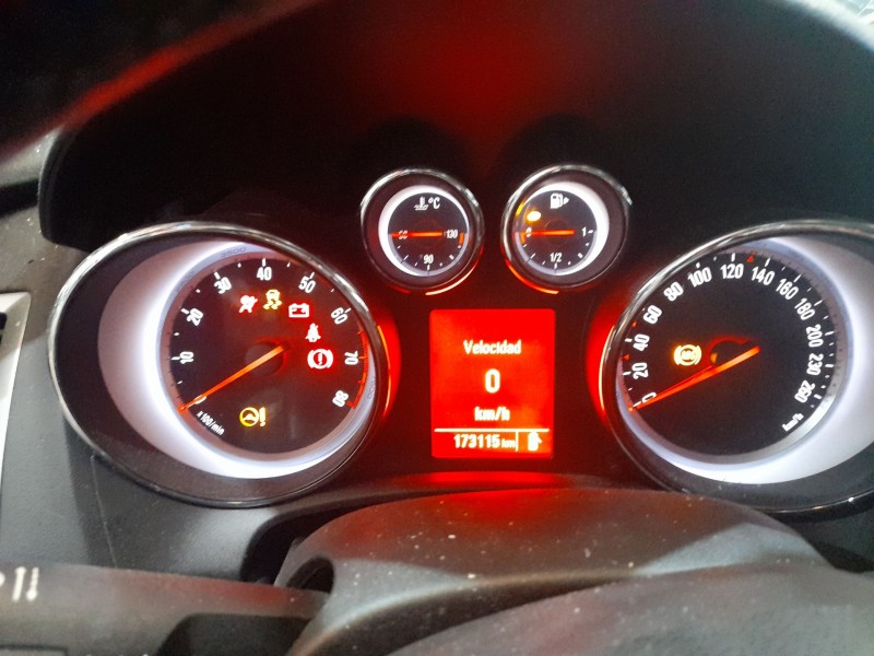 opel astra j (p10) del año 2015