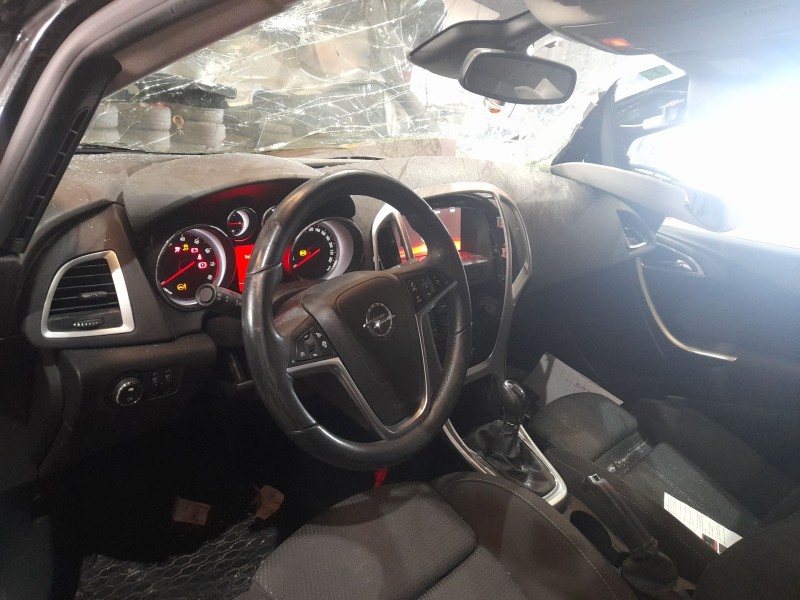 opel astra j (p10) del año 2015