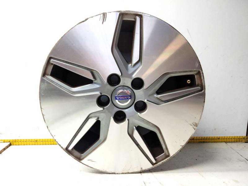 Recambio de llanta aluminio para volvo c30 (533) 1.6 d referencia OEM IAM 31255890  