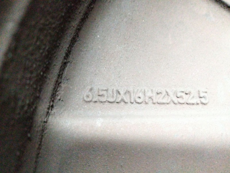 Recambio de llanta aluminio para volvo c30 (533) 1.6 d referencia OEM IAM 31255890  