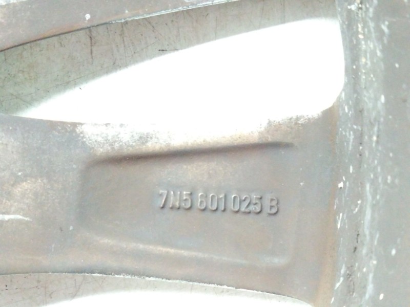 Recambio de llanta aluminio para seat alhambra (710, 711) 2.0 tdi referencia OEM IAM 7N5601025B  