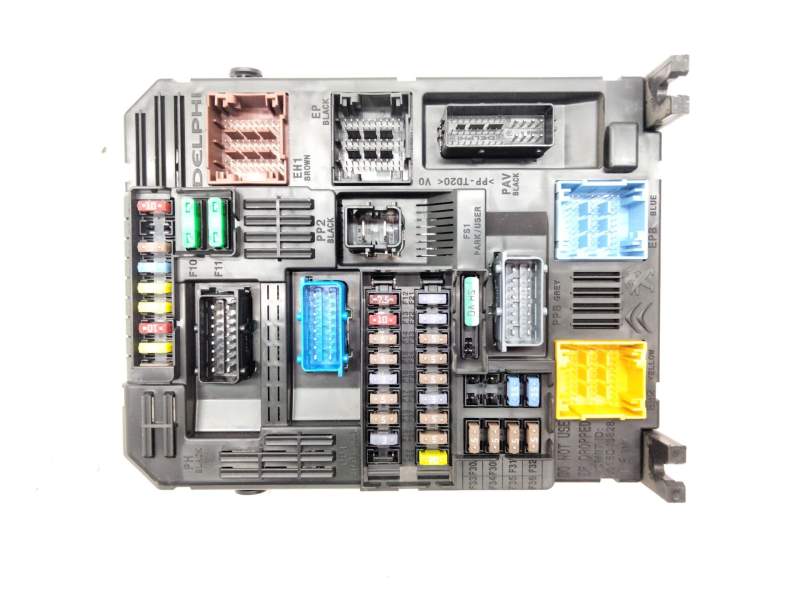 Recambio de caja fusibles para citroën ds 7 ds 7 crossback buehdi referencia OEM IAM 9830813080  