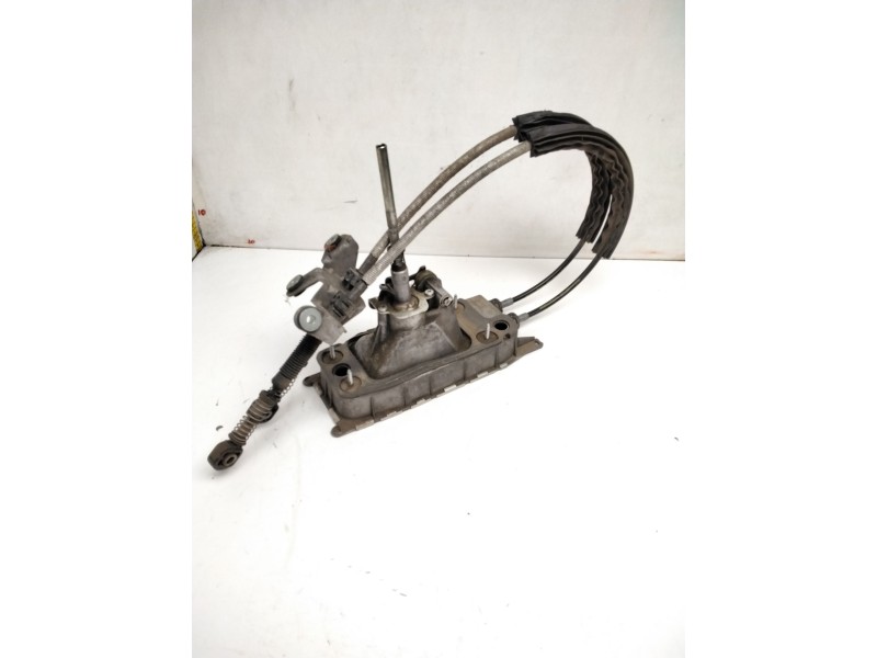 Recambio de palanca cambio para audi a3 (8p1) 1.6 tdi referencia OEM IAM 1K0711049AT  