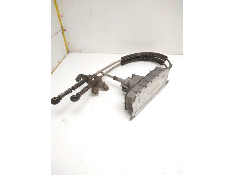 Recambio de palanca cambio para audi a3 (8p1) 1.6 tdi referencia OEM IAM 1K0711049AT  