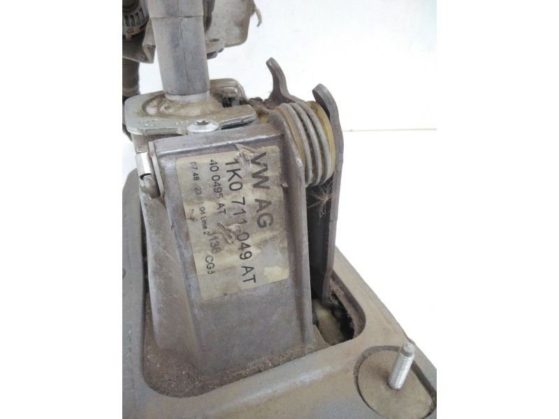 Recambio de palanca cambio para audi a3 (8p1) 1.6 tdi referencia OEM IAM 1K0711049AT  
