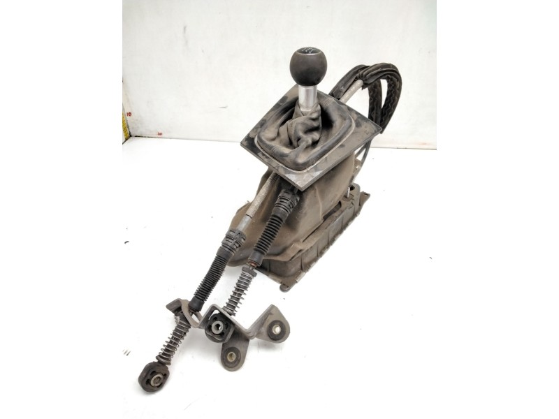 Recambio de palanca cambio para audi a3 (8p1) 1.6 tdi referencia OEM IAM 1K0711049AT  