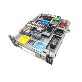 Recambio de caja fusibles para citroën ds 7 ds 7 crossback buehdi referencia OEM IAM 9830813080  