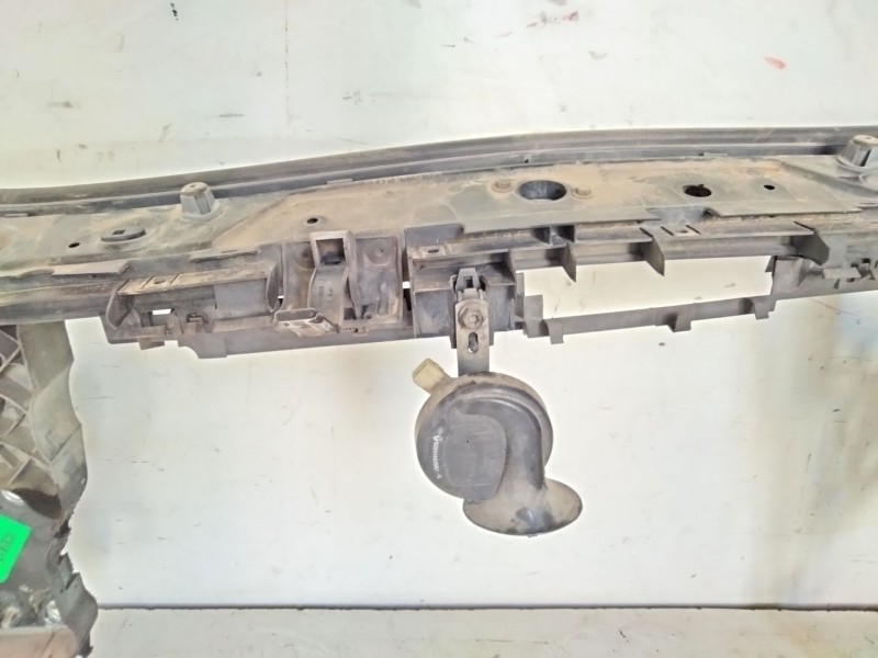 Recambio de panel frontal para renault megane ii berlina 3p confort authentique referencia OEM IAM   