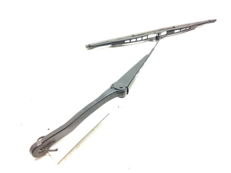 Recambio de brazo limpia trasero para nissan terrano ii (r20) 2.7 td 4wd referencia OEM IAM   