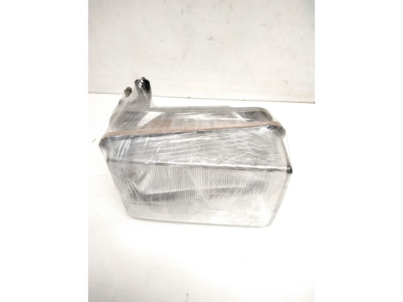 Recambio de faro derecho para seat 128 (128a) 1.4 referencia OEM IAM 061763 CON SOPORTE FURA