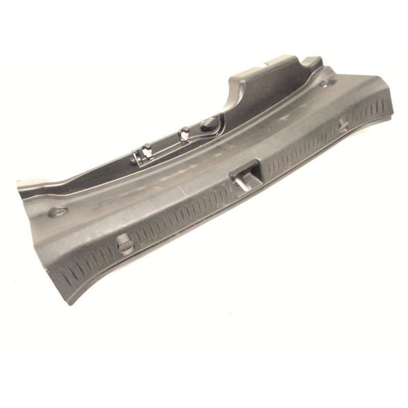 Recambio de moldura trasera para mercedes-benz clase e (w213) 2.0 e 220 d (213.004) referencia OEM IAM A2136905105  