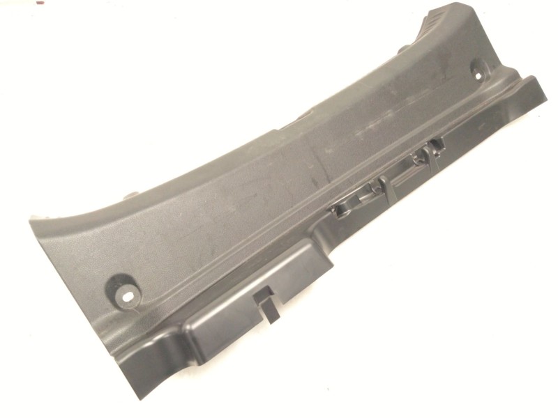 Recambio de moldura trasera para mercedes-benz clase e (w213) 2.0 e 220 d (213.004) referencia OEM IAM A2136905105  