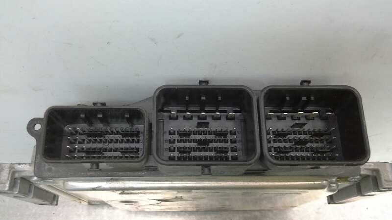 0281030546 CALCULATEUR MOTEUR ECU / soldes 9666729580 / 9807885980 / 1725777 POUR PEUGE